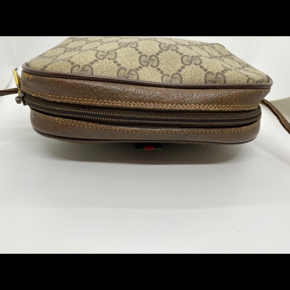 Gucci Supreme Round Crossbody - Picture 7 of 16